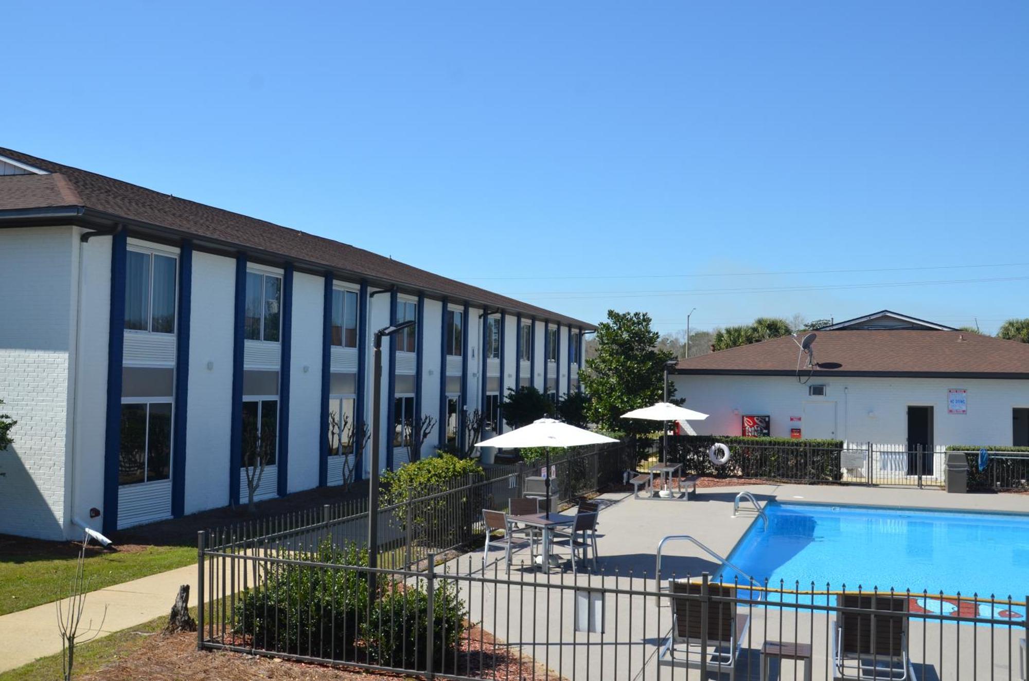 Americas Best Value Inn & Suites-Фоли Экстерьер фото
